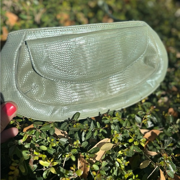 70s mint green bow clasp chain clutch